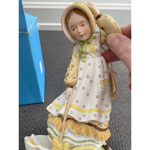 Vtg Holly Hobby Windy Weather Girl w/Umbrella HandPainted Porcelain Figurine IOB - Picture 3 of 10